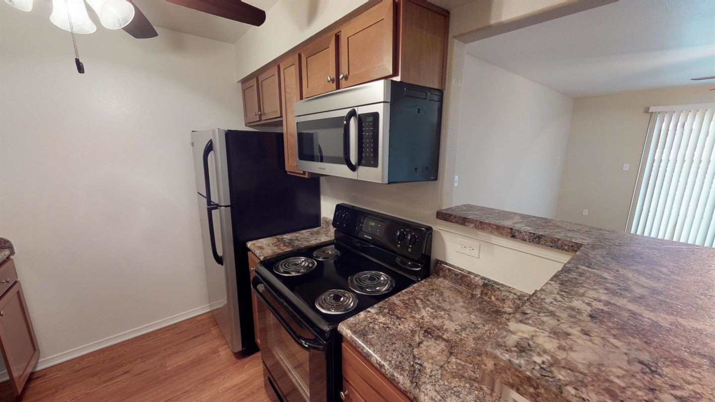 Metro Plex Apartments Image 3