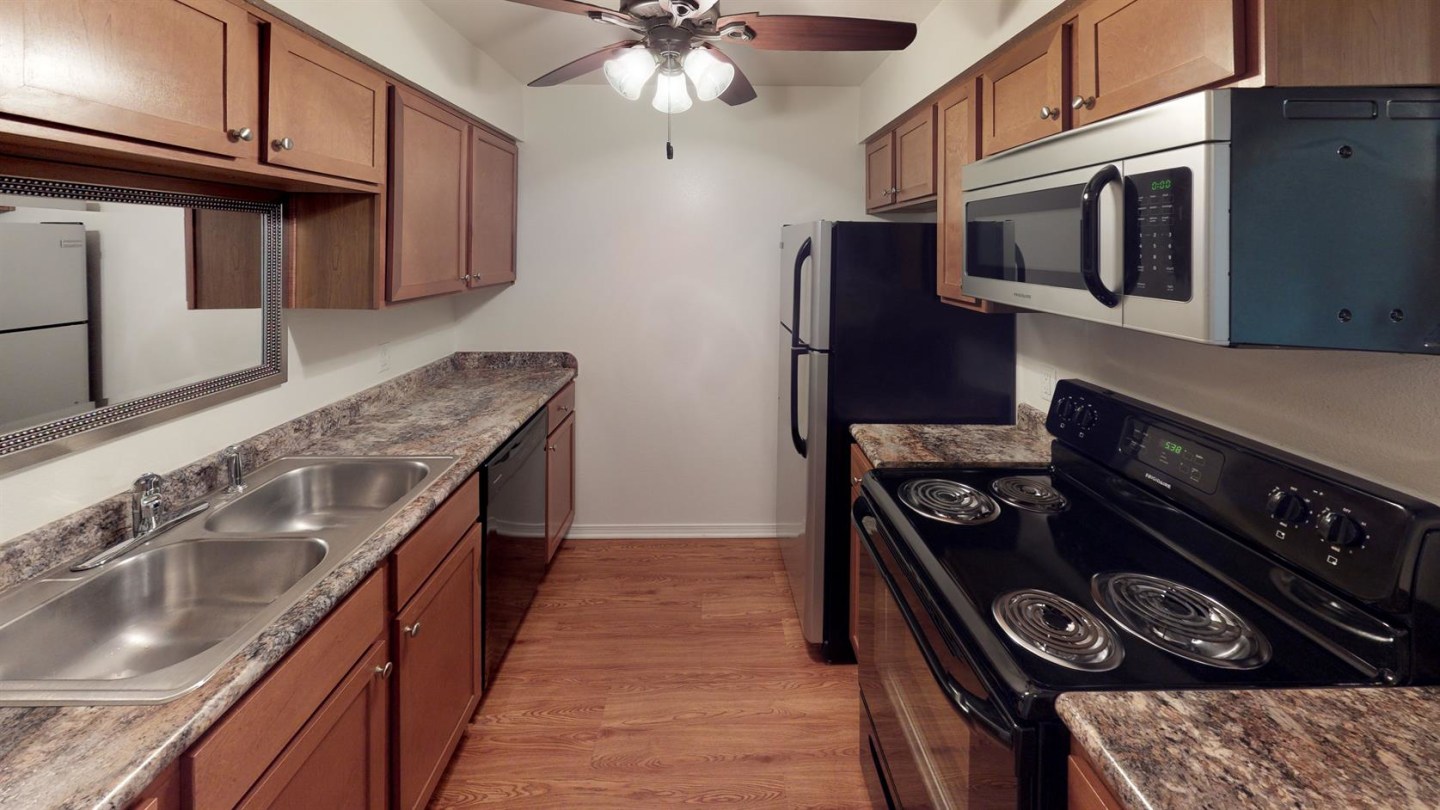 Metro Plex Apartments Image 1