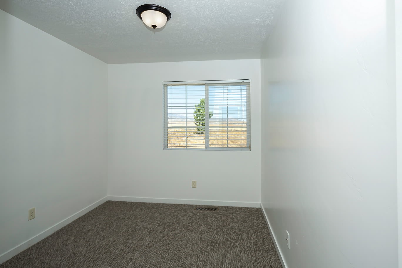 Wilshire Place Apartments Image 33