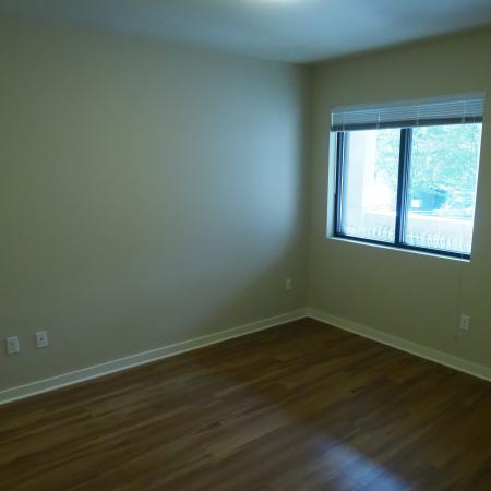 Yugo Seattle Lothlorien Image 32