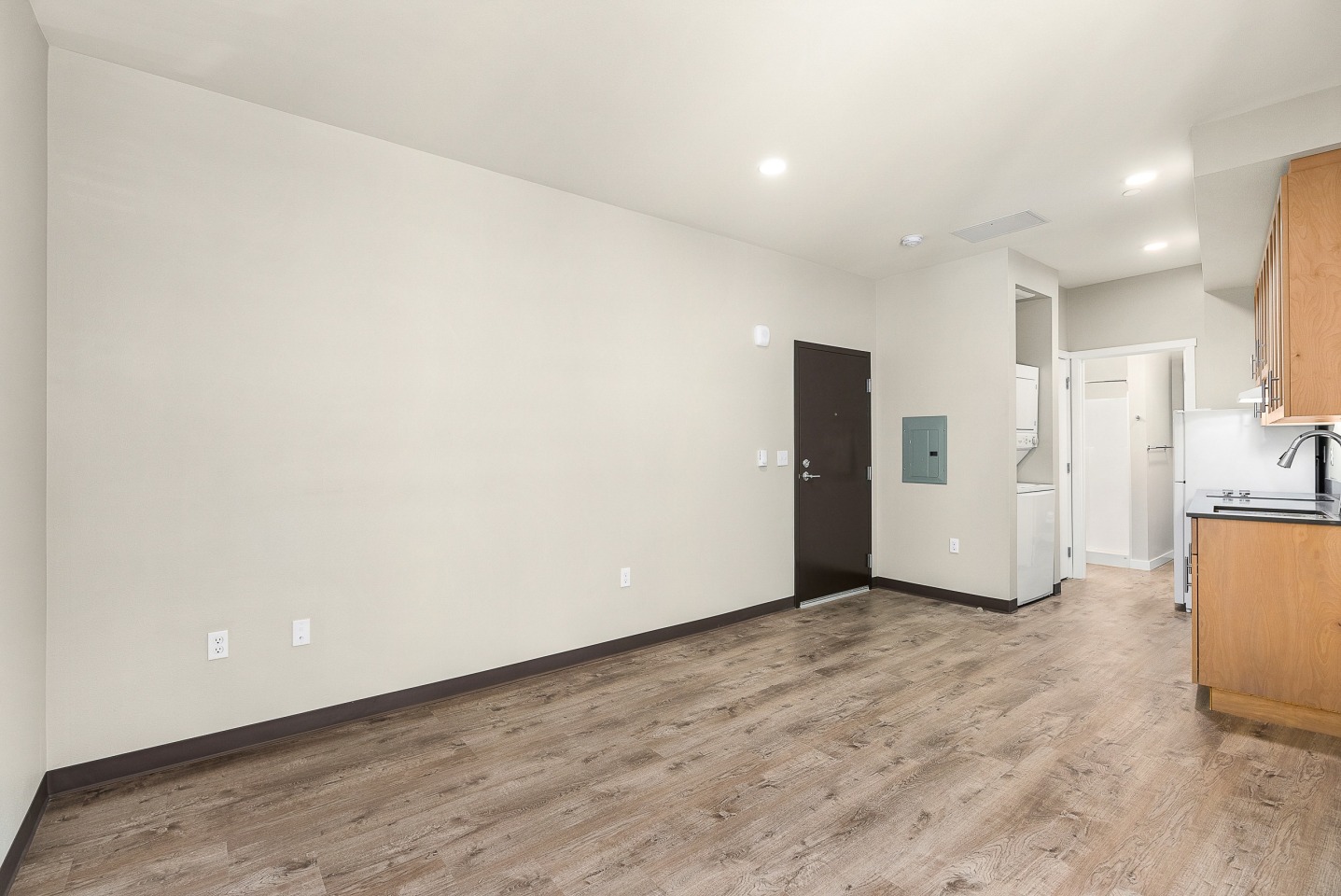 4029 Rainier Image 24