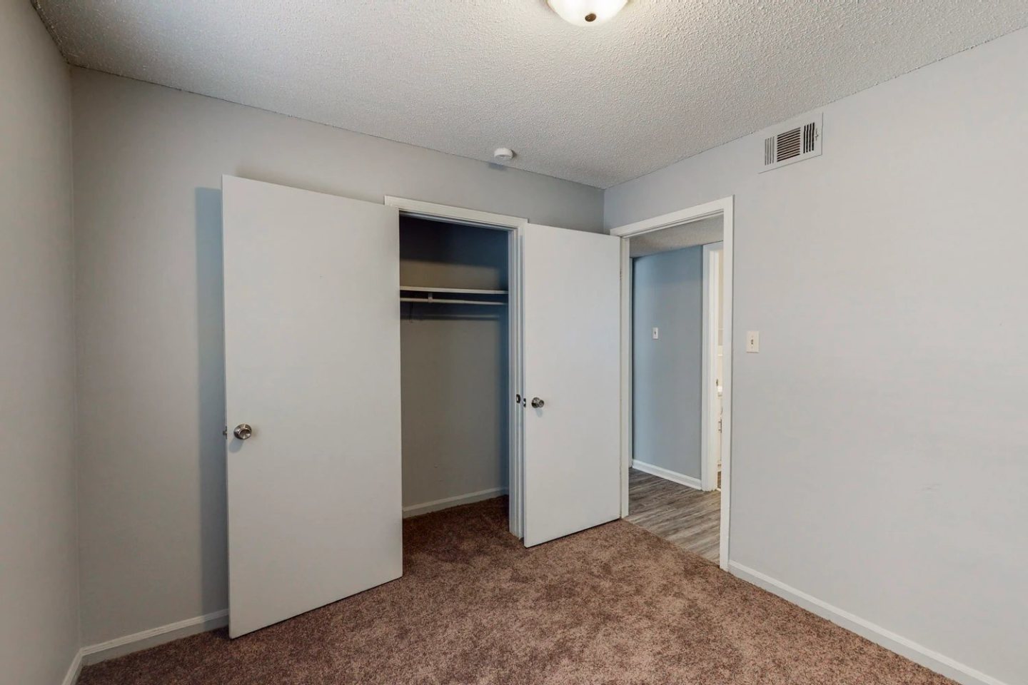 Luxe at Raleigh Apartments Image 10