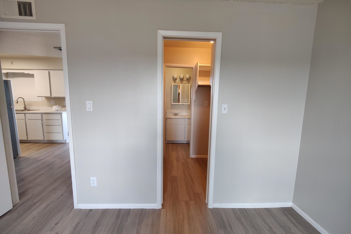 Albany Apartments Image 10