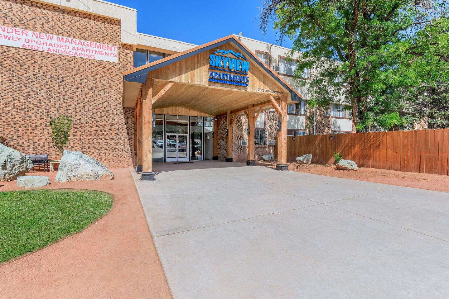 Skyview Condominiums Image 23