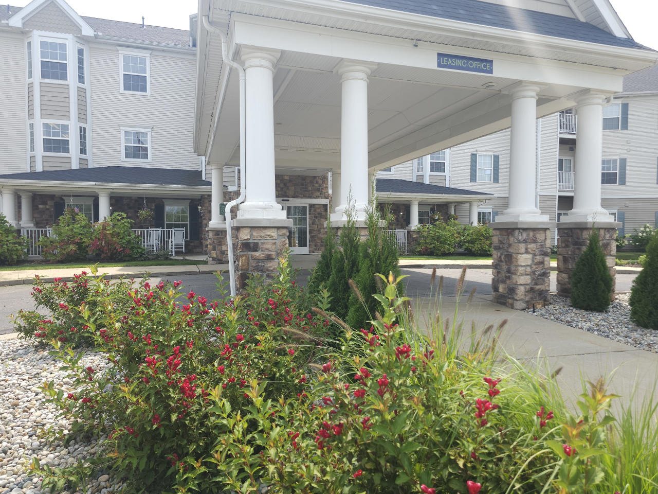 Oakhaven Manor - Senior Living Image 34