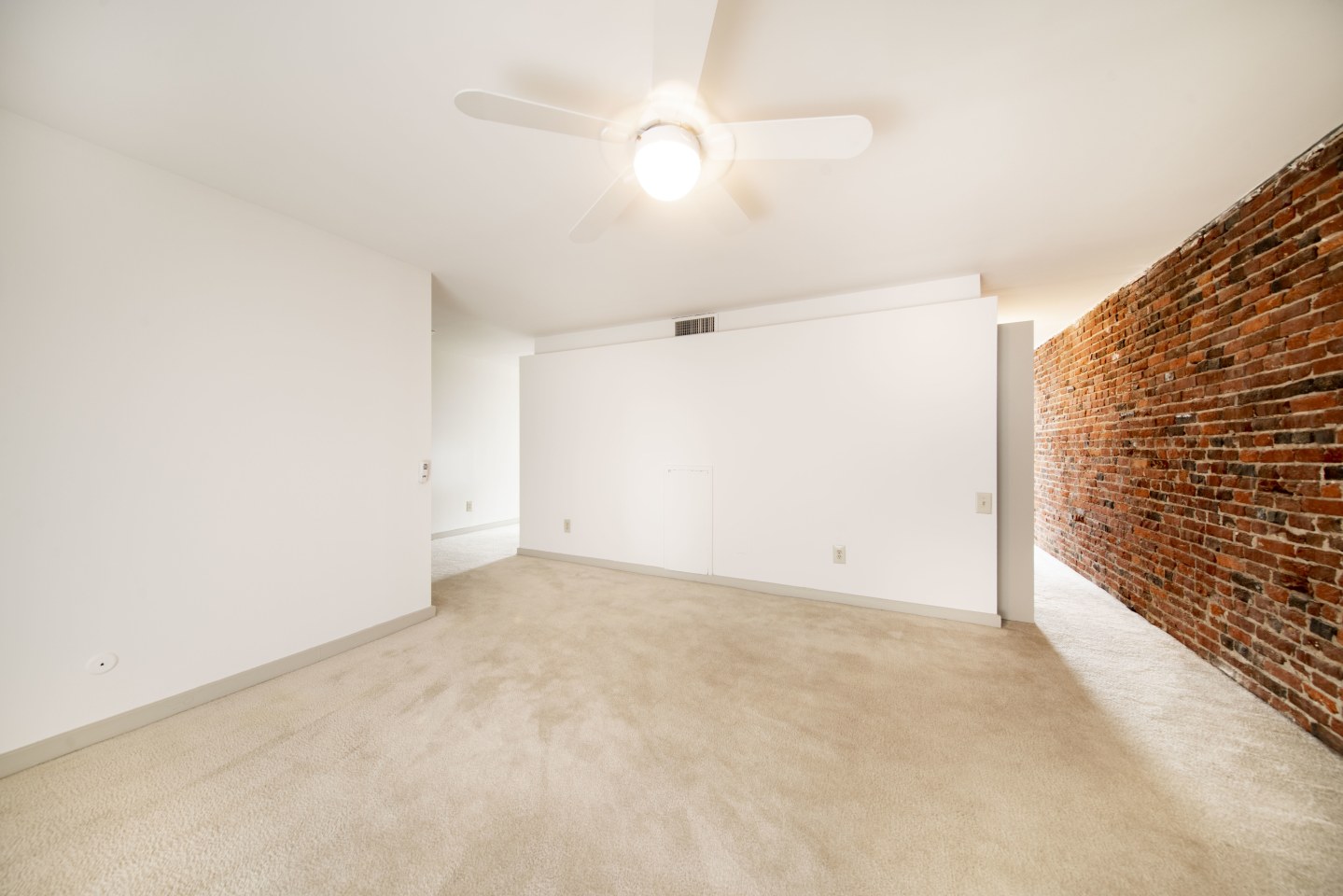Waterfront Apartments Image 22