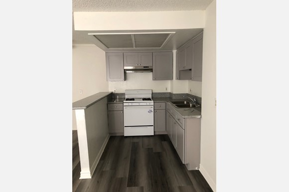 2928 W Leeward Ave Image 1