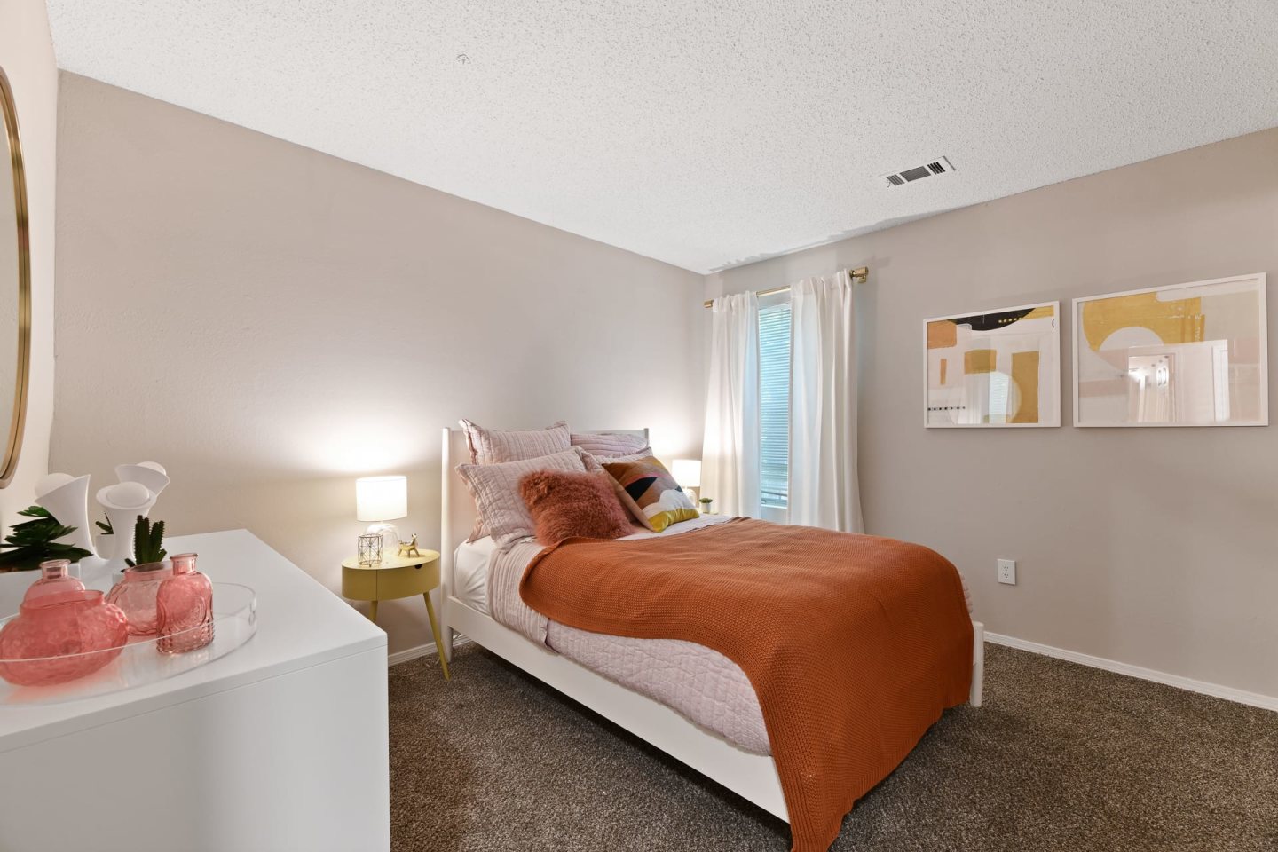 300 Riverside Image 21