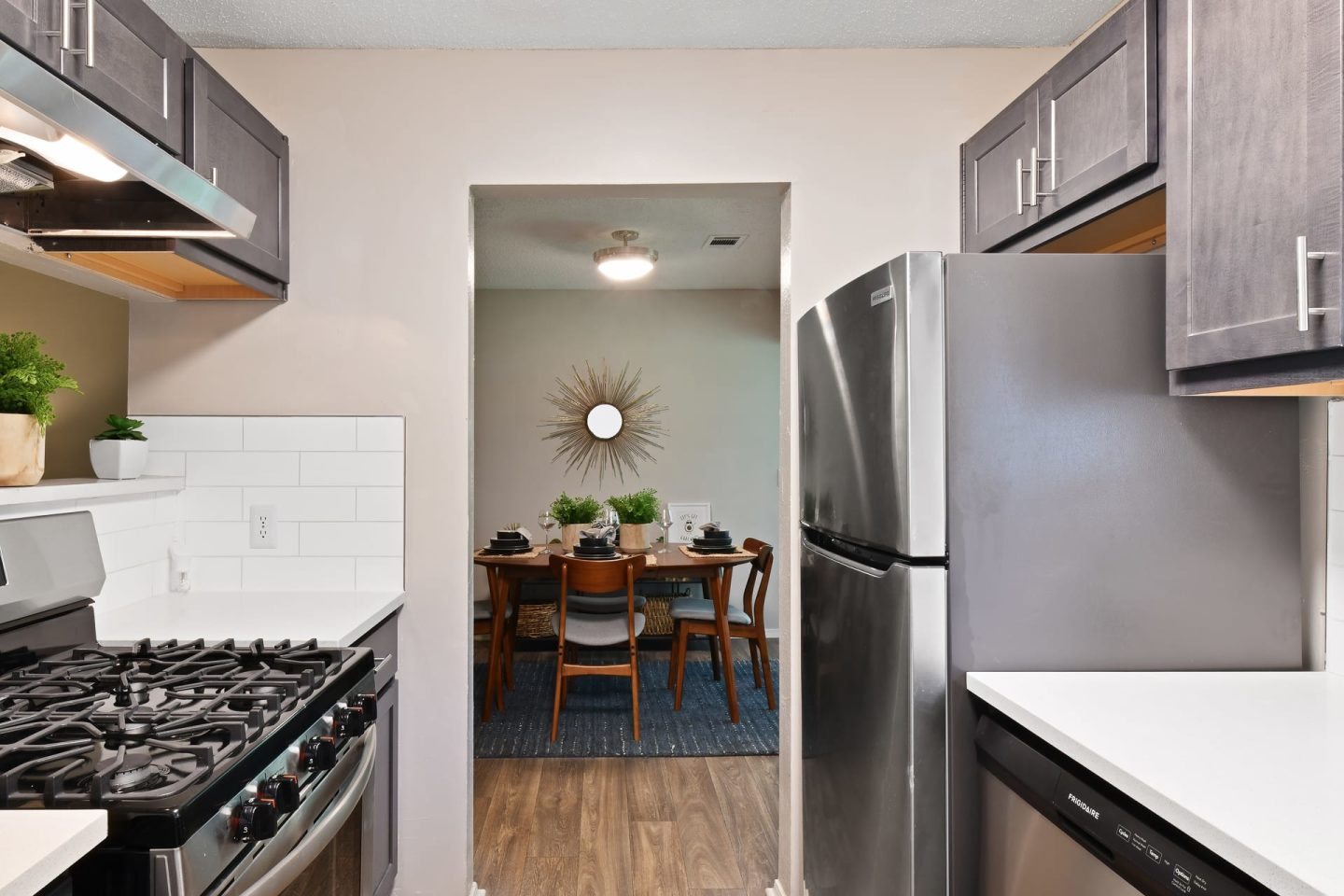 300 Riverside Image 18