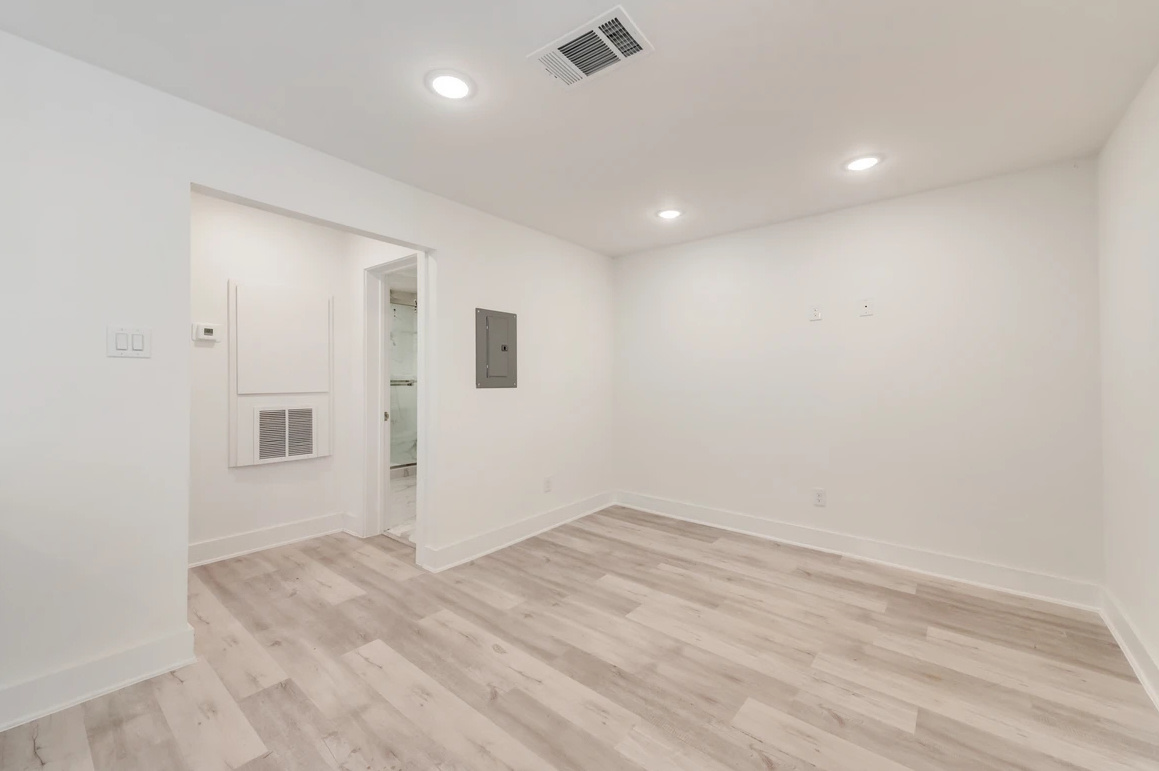 4317 Gaston Image 7