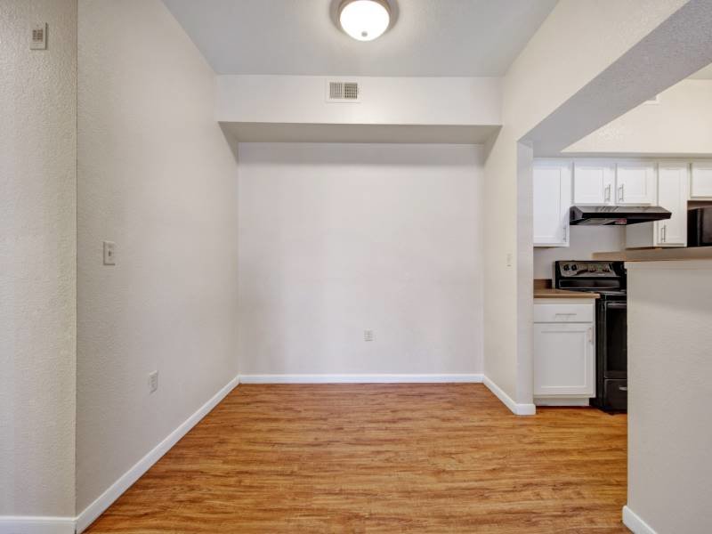 Village Crest Apartments Image 20