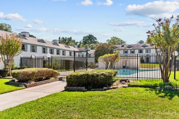 Townhomes at South Highlands Image 18
