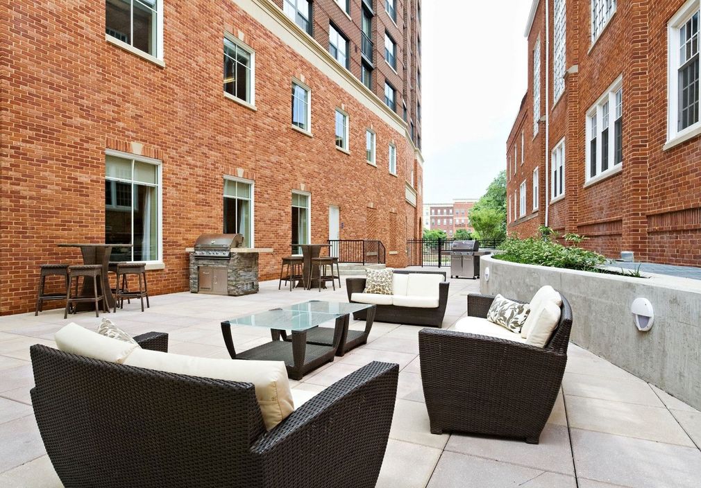 vPoint Apartments Image 7
