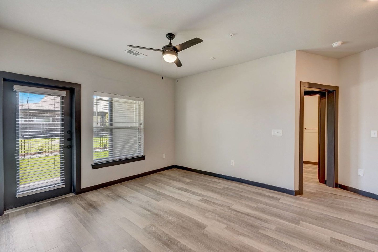 Skyview Flats Image 23