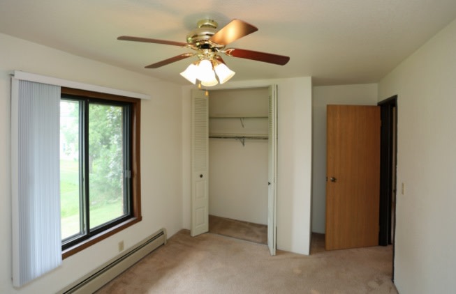 Fox River Bluff Apartments Image 33
