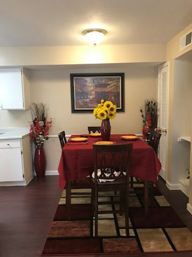 Northlake Manor Image 3