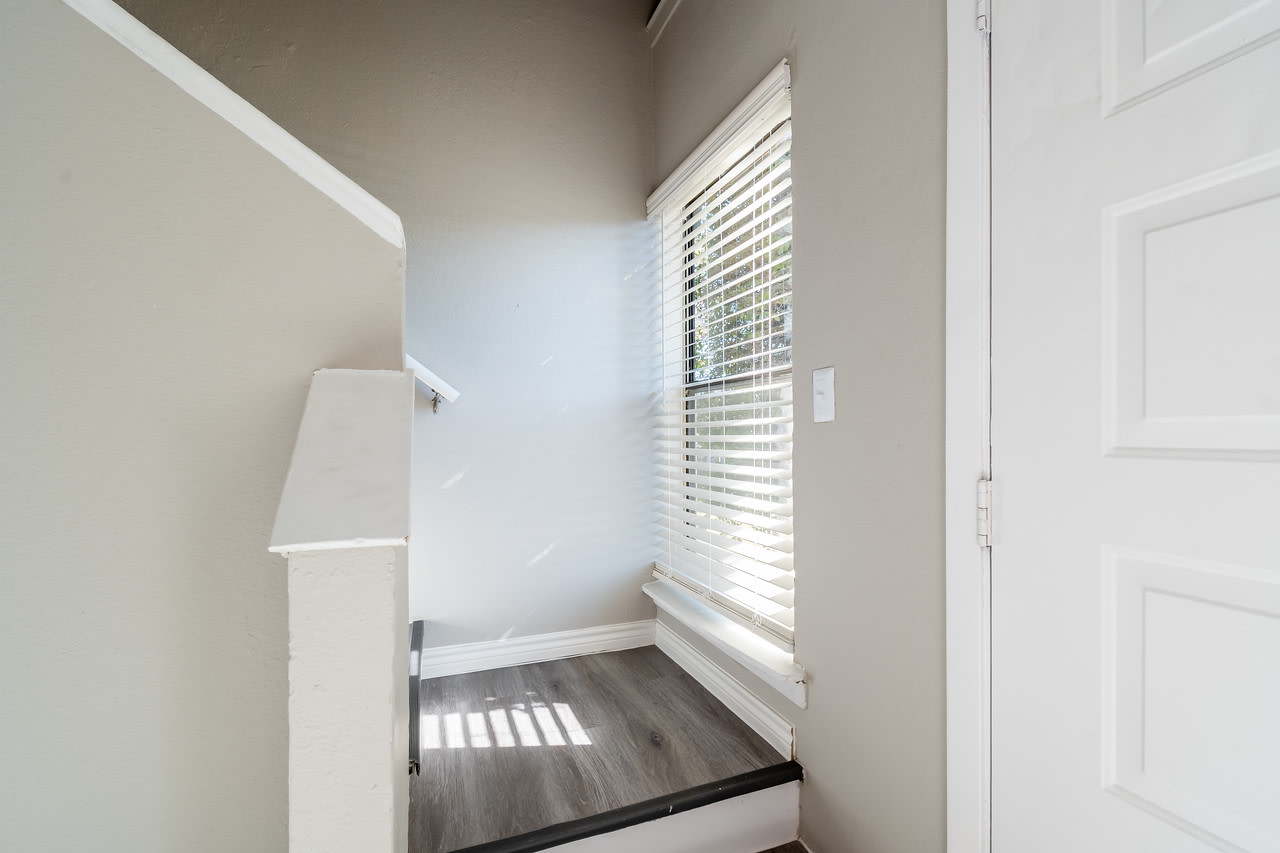Central Park Town Homes Image 7