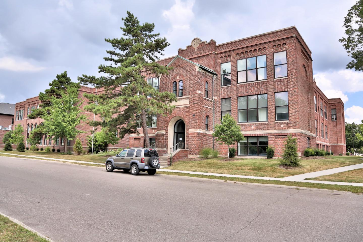 Senior Living - The James Ferndale Image 28