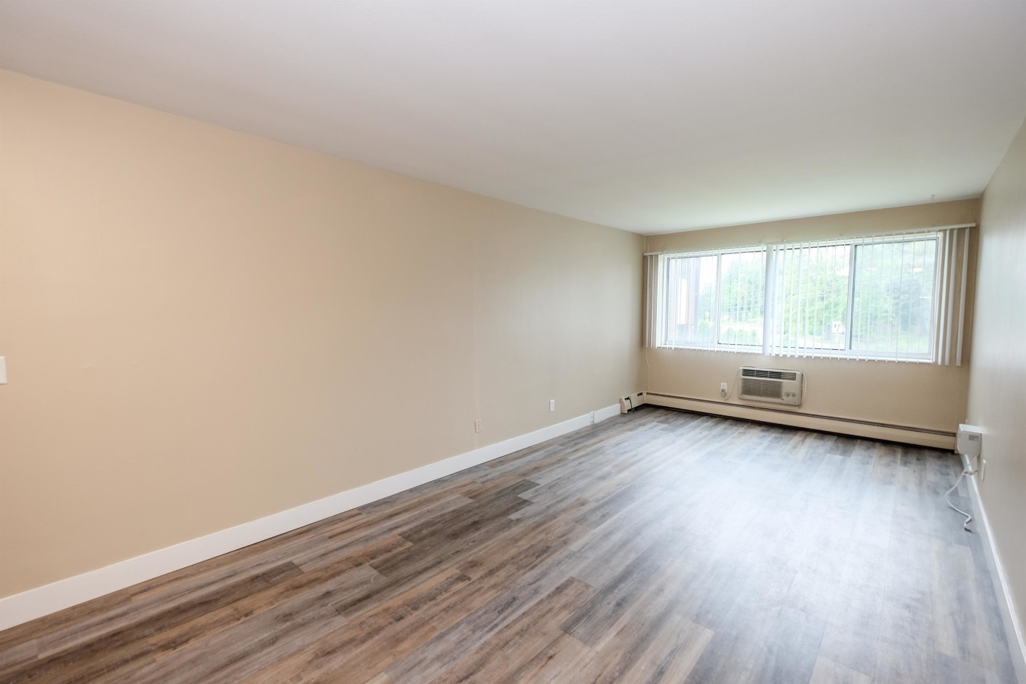 Riverside Flats Image 30