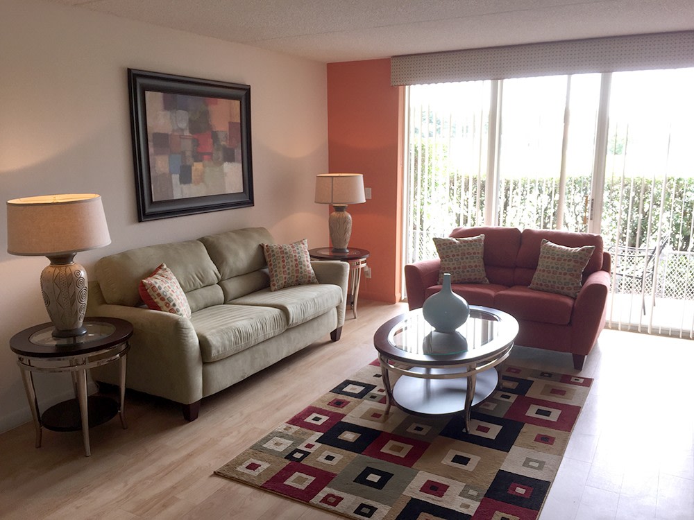 Tennis Towers Apartments Image 9