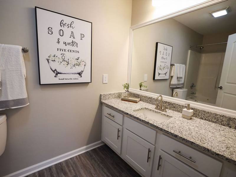 Fairfield Lakes Townhouses Image 10