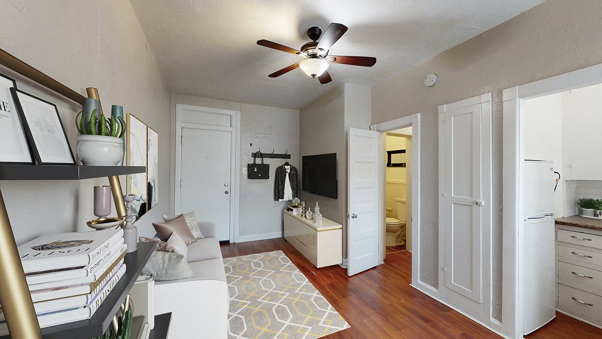 725 Logan Image 8