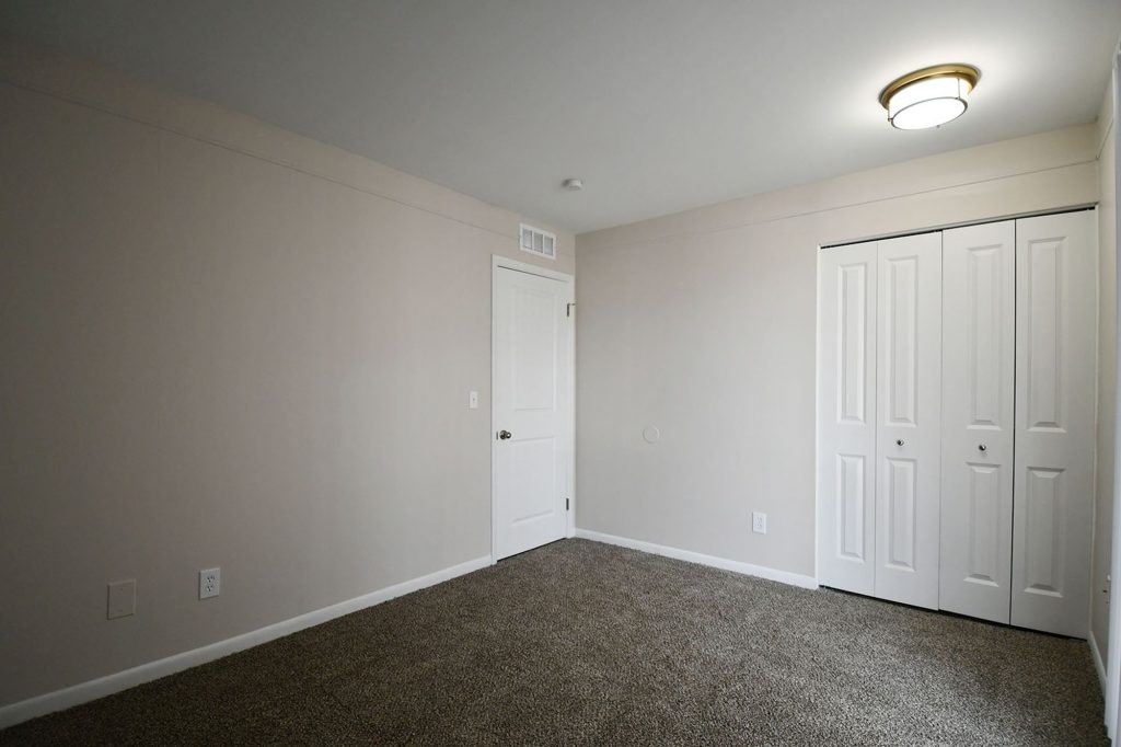 Regency Park Apartments Image 13