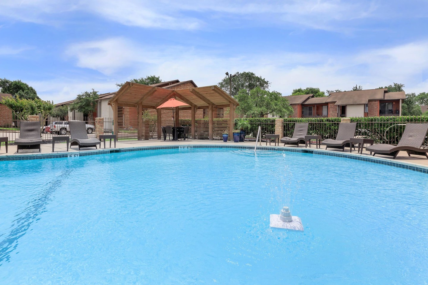 Residence at Deer Park Apartments Image 8