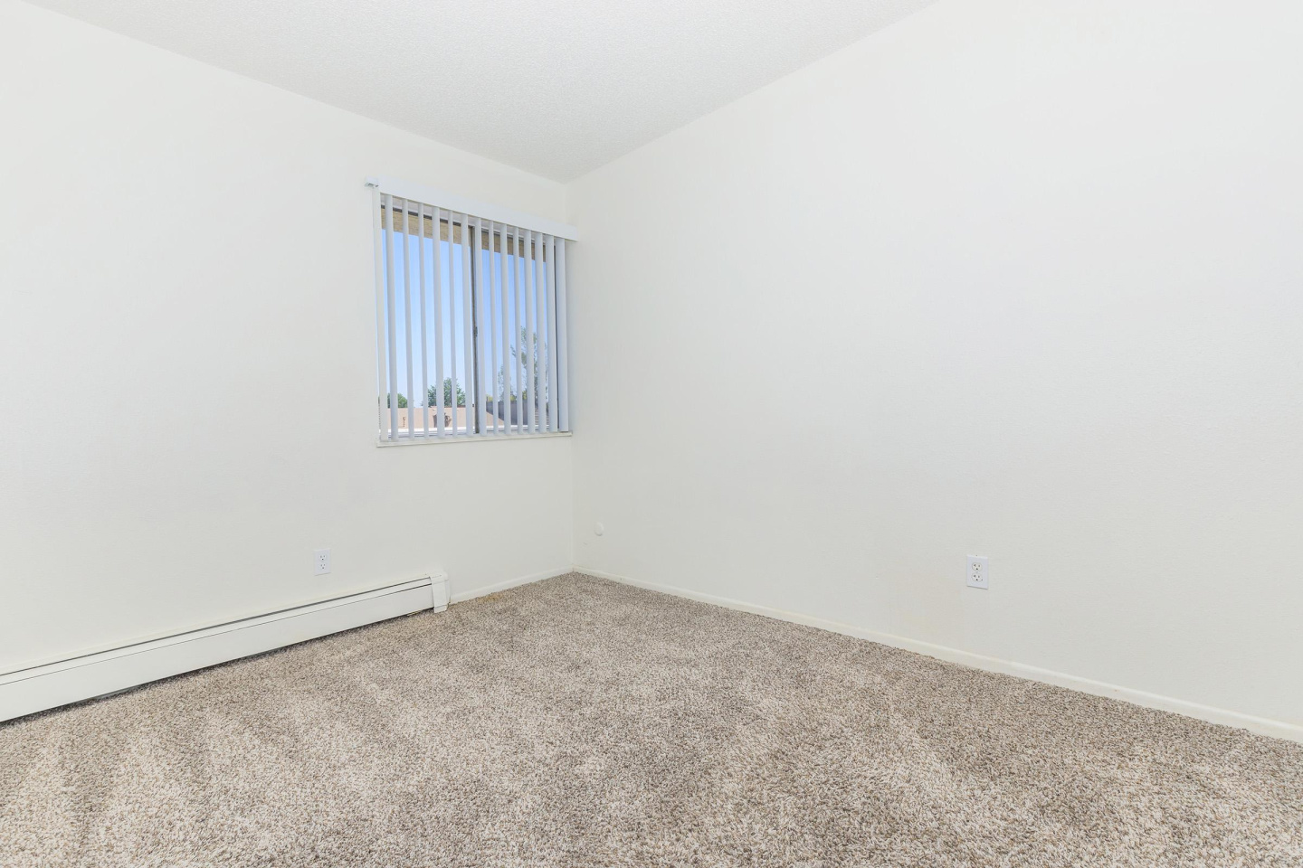 Skyview Condominiums Image 10