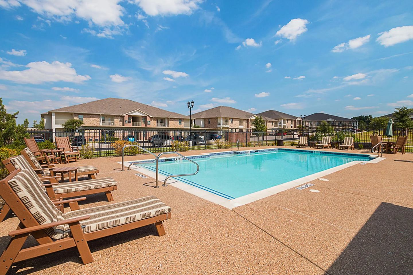 Senior Housing - North Greenbriar Image 16