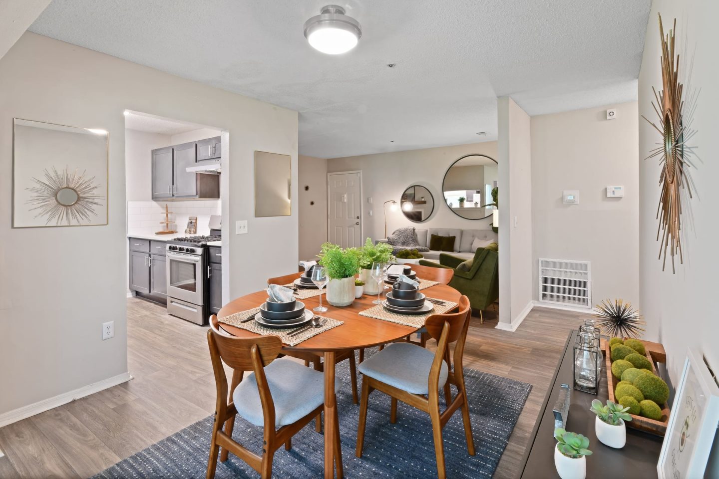 300 Riverside Image 10