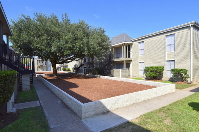 Northlake Manor Image 14