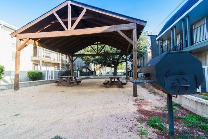 Northlake Manor Image 12