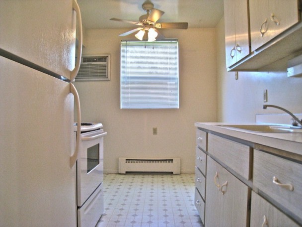 Ford Parkway Apartments Image 4