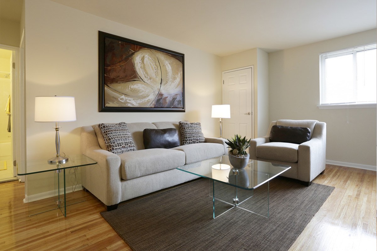 Ridge Carlton Apartments Image 6