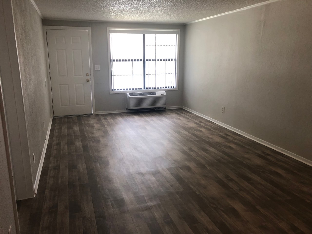 Live Oak Apartments Image 3