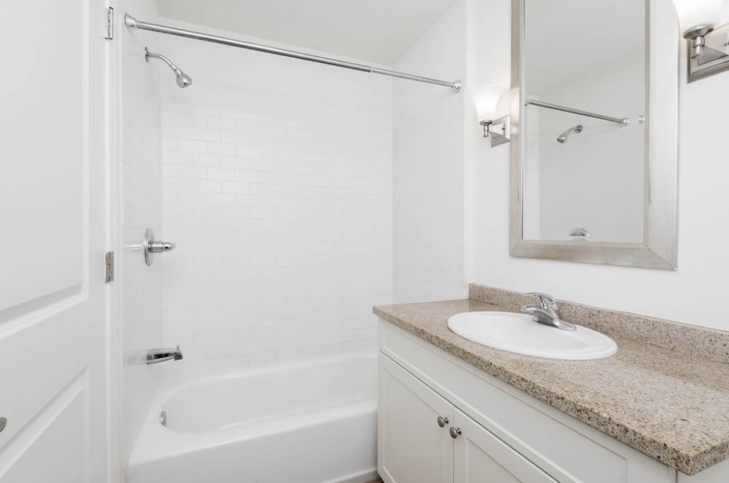 Cherry Street Condominiums Image 12