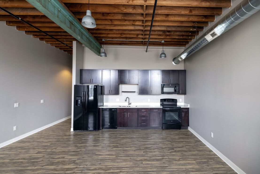 1440 Locust Image 2