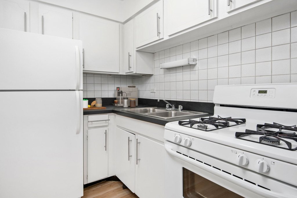 544 West Melrose Image 20