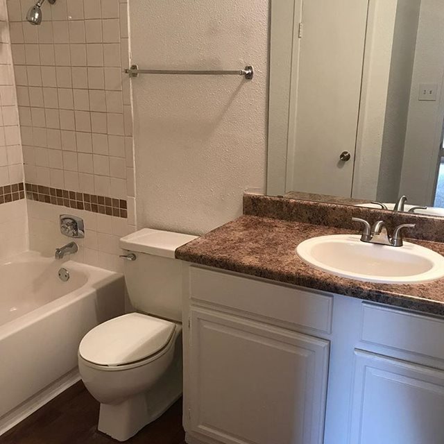 The Crest Apartments Image 11