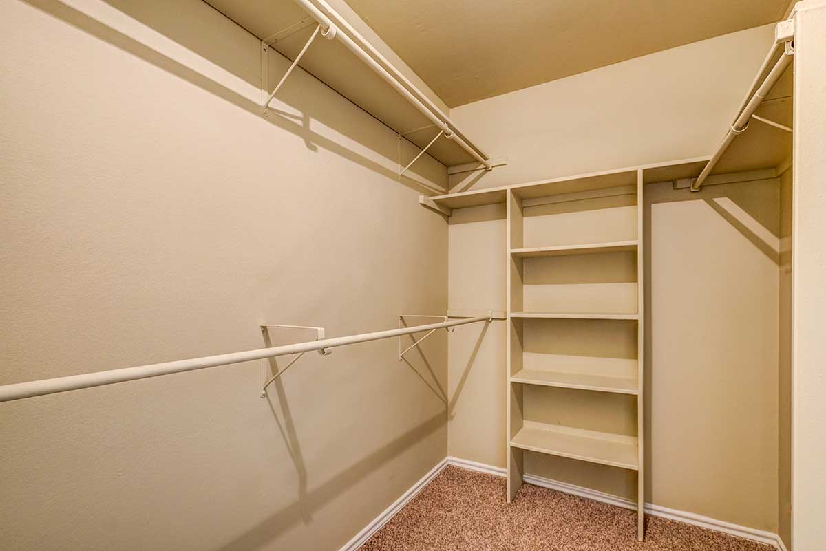 OakStone Apartment Homes Image 10