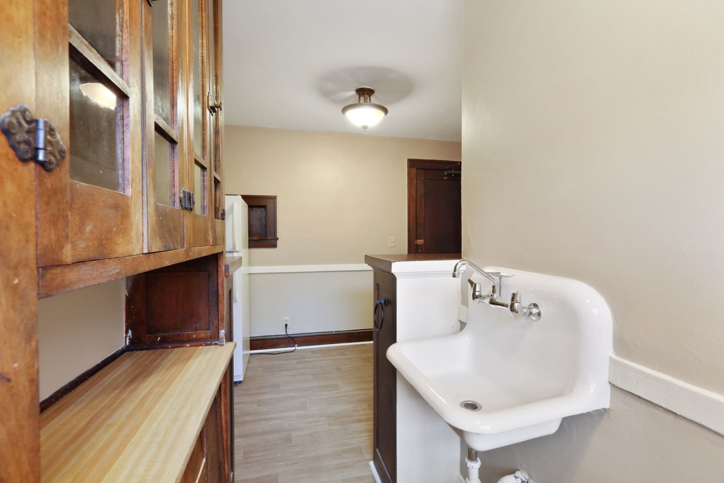 1598 Charles Avenue Image 10