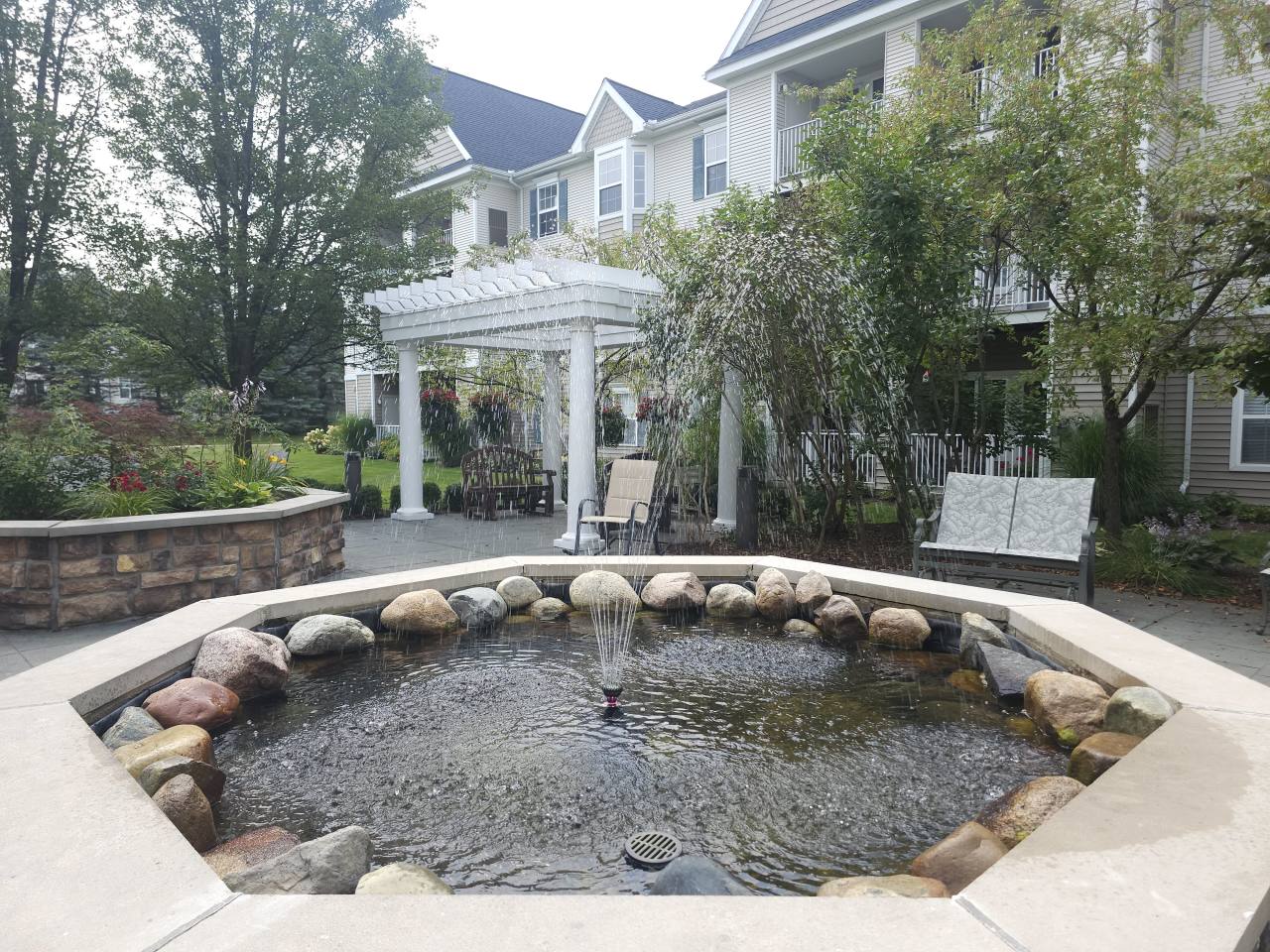 Oakhaven Manor - Senior Living Image 17