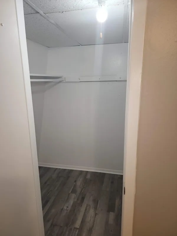 Breezeway Apartments Image 3