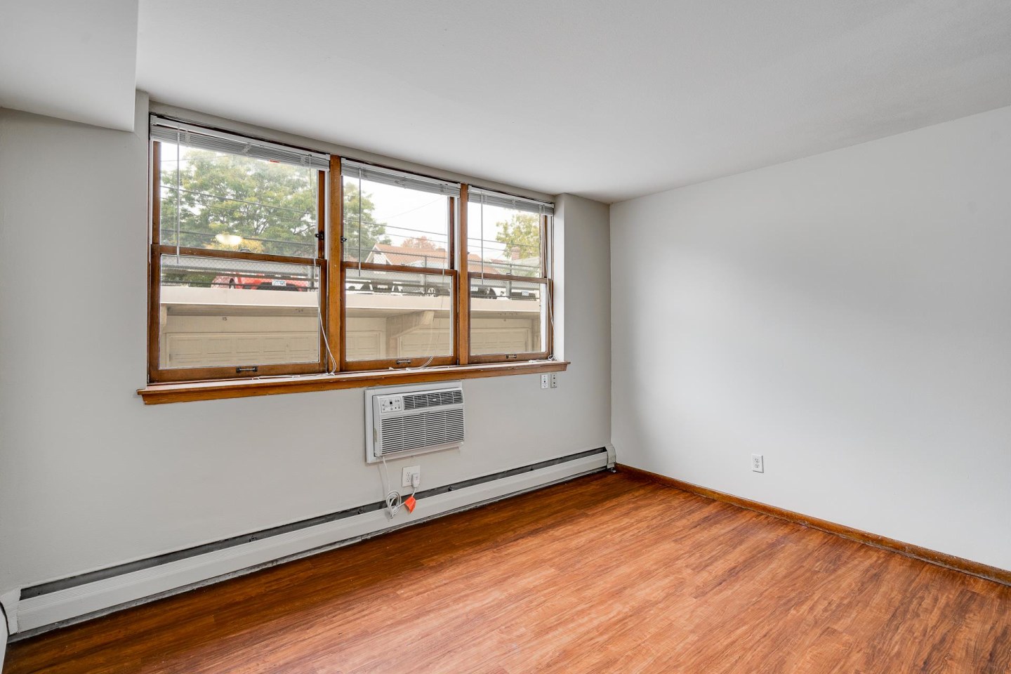 Bryant Manor Apartments Image 26