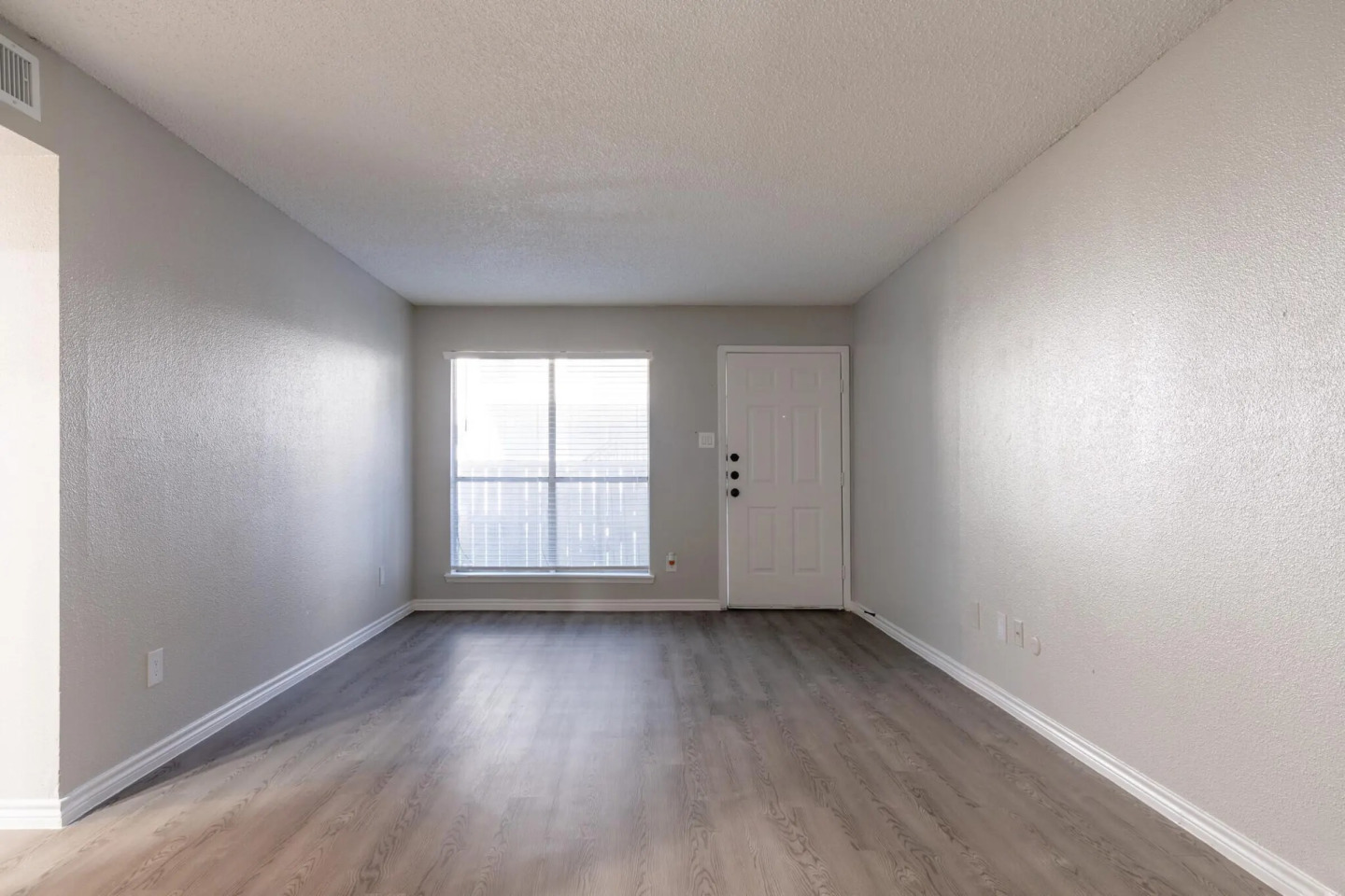 Skylar Pointe Image 18
