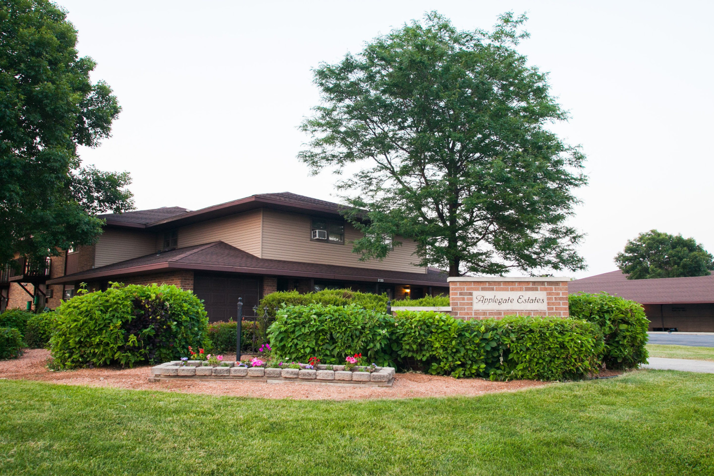 Applegate Apartments Image 5