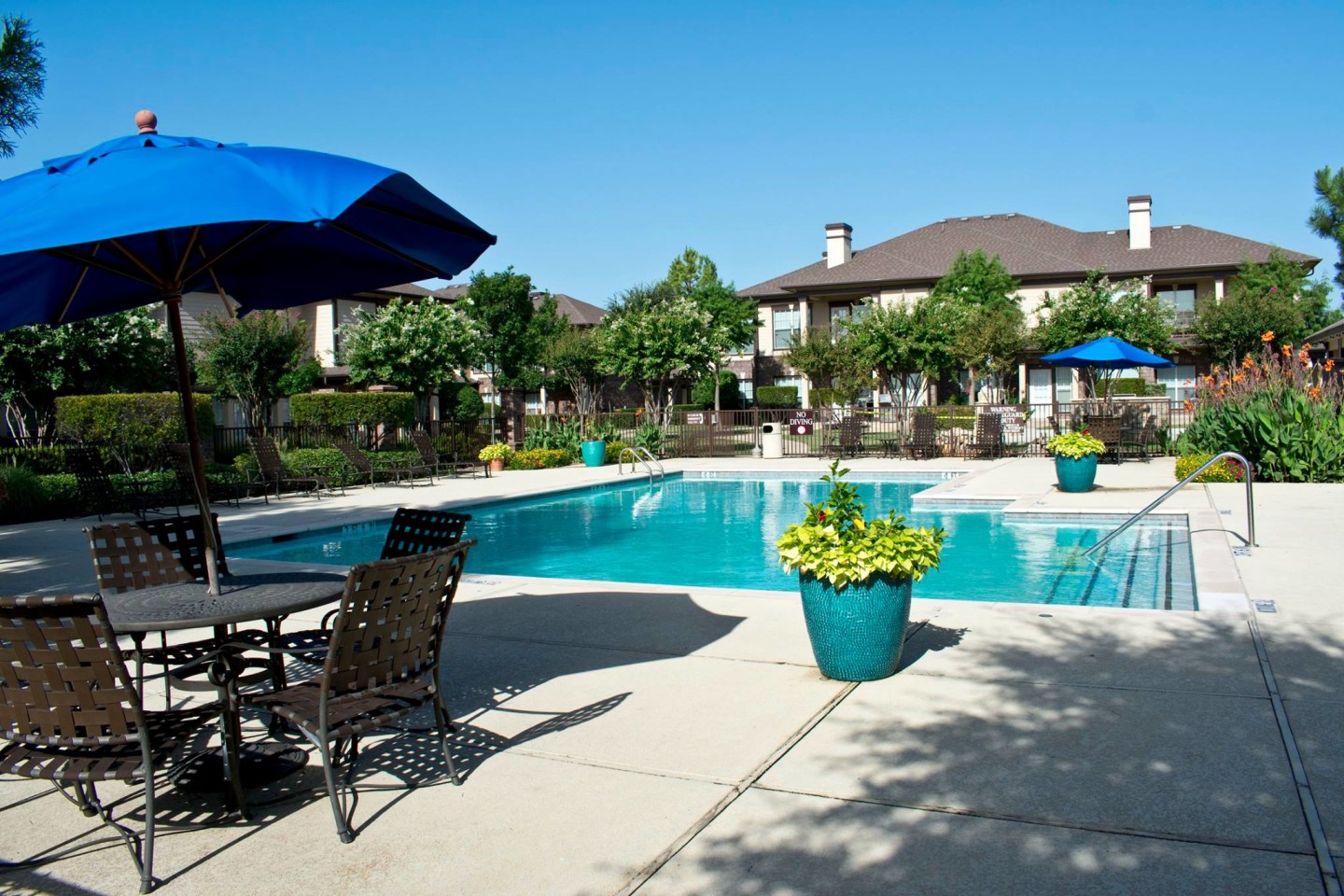 Estate Villas at Krum Image 8