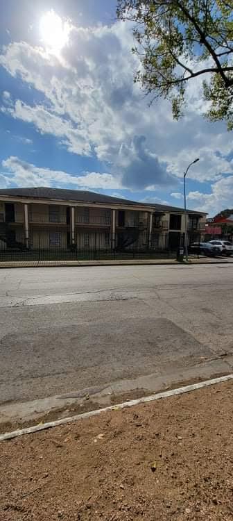 Colonial Woods Apartments Image 6