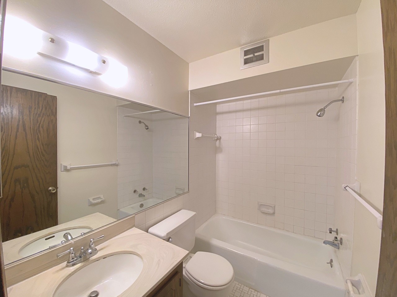 Southgate Apartments Image 3